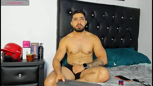 Snapshot of mikeblaree chatting on 04-14-26, 09:21 mikeblaree online show from 04-14-26, 09:21