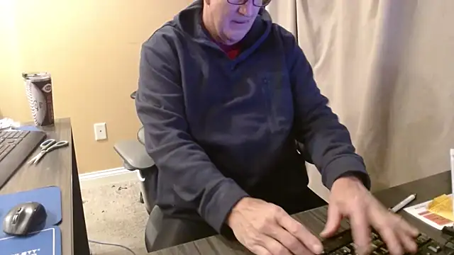 olderandwiser2 online show from 12-21-25, 05:58