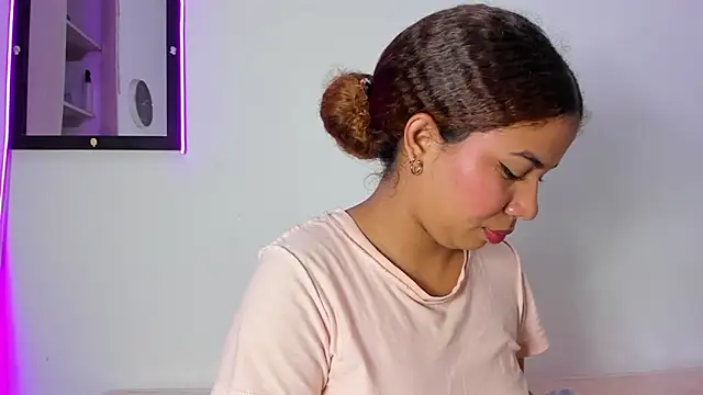 MELINAMARTINS online show from 05-30-26, 10:51