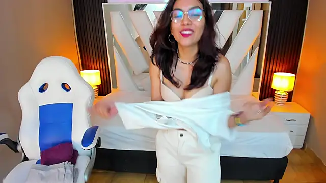 Cristin Petite online show from 03-04-25, 05:34