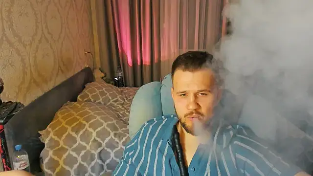 Snapshot of Vladik_b chatting on 04-21-26, 05:50 Vladik b online show from 04-21-26, 05:50