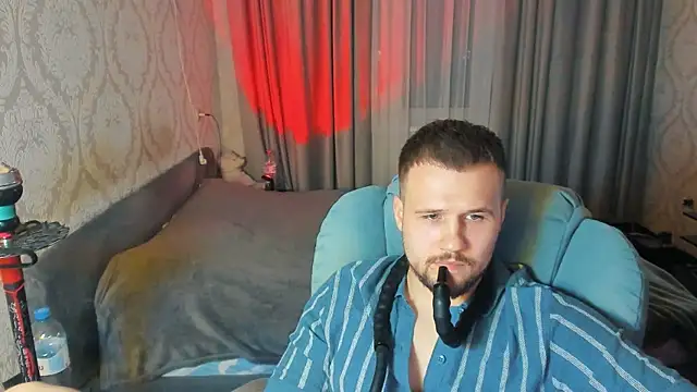 Snapshot of Vladik_b chatting on 05-14-26, 06:15 Vladik b online show from 05-14-26, 06:15