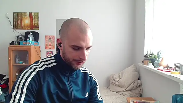 OskarBreno online show from 05-06-26, 01:38