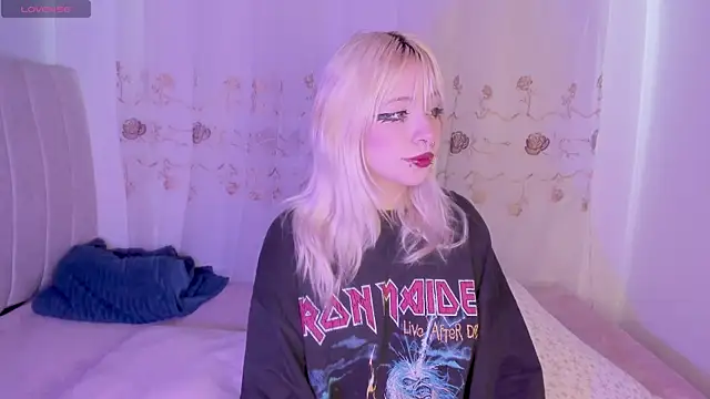 purplelilith3 online show from 04-19-26, 07:16