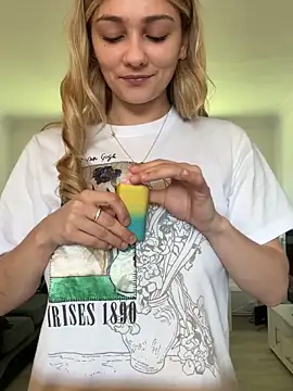 skyemorgan01 online show from 03-11-26, 12:00