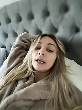 skyemorgan01 online show from 03-26-26, 11:49