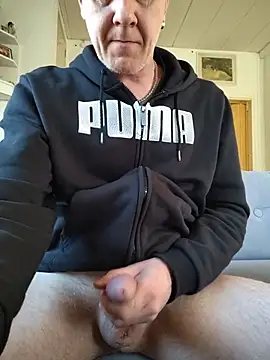 Snapshot of Teemu chatting on 05-30-26, 03:58 Teemu online show from 05-30-26, 03:58