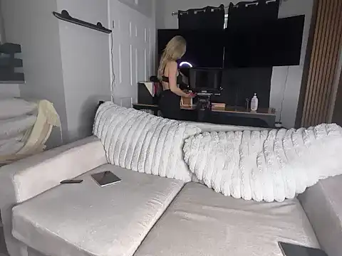 Snapshot of meggsworld chatting on 03-27-26, 12:38 meggsworld online show from 03-27-26, 12:38