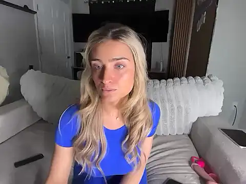 Snapshot of meggsworld chatting on 04-12-26, 03:06 meggsworld online show from 04-12-26, 03:06