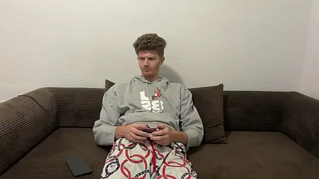 Snapshot of greekmythics chatting on 04-15-26, 11:17 greekmythics online show from 04-15-26, 11:17