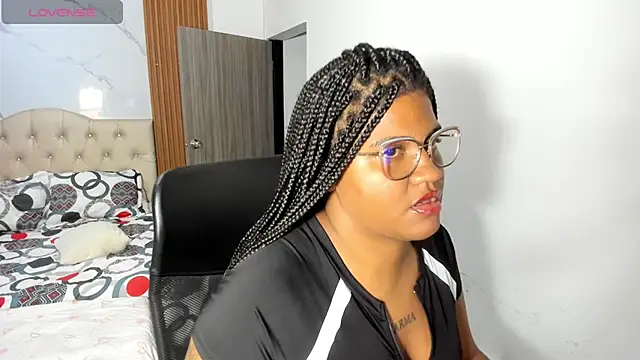 Snapshot of ZahraRose chatting on 05-11-26, 09:12 ZahraRose online show from 05-11-26, 09:12