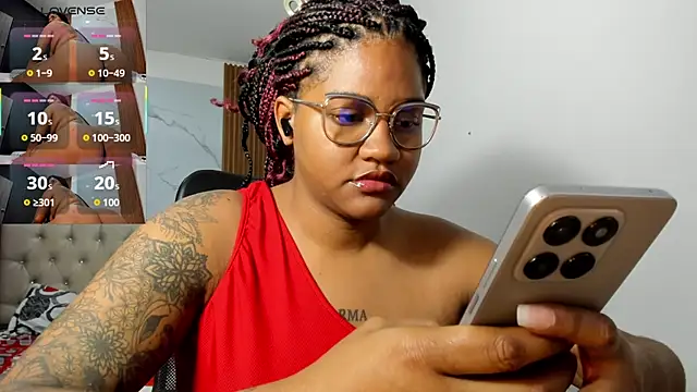 Snapshot of ZahraRose chatting on 07-17-26, 11:39 ZahraRose online show from 07-17-26, 11:39