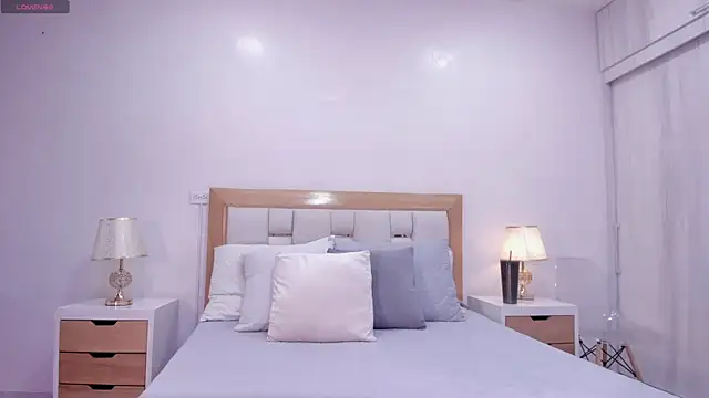 hillary uckerman  online show from 04-18-26, 11:25