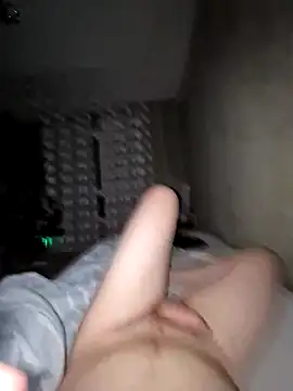 Snapshot of DerechteJunge chatting on 02-24-25, 02:40 DerechteJunge online show from 02-24-25, 02:40