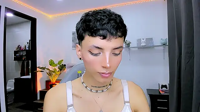 nilam valker online show from 09-19-25, 03:41