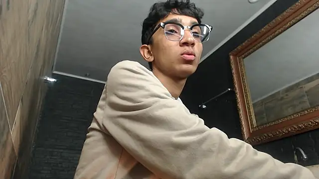 Martin Linares online show from 03-04-25, 01:28