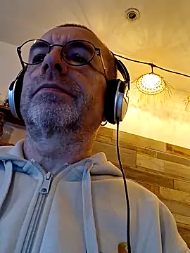 Xavspank2 online show from 12-15-25, 10:30