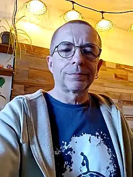 Xavspank2 online show from 03-25-26, 02:45