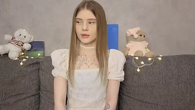 CarolinePepper online show from 05-31-26, 01:18