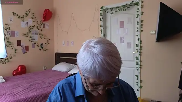 Sandra Snowflake online show from 06-05-26, 06:52