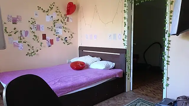 Sandra Snowflake online show from 06-08-26, 11:54