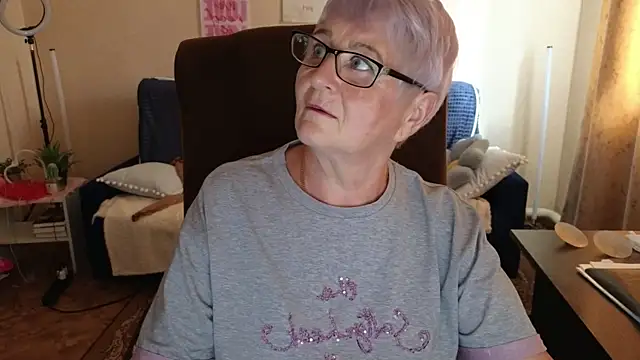 Sandra Snowflake online show from 06-16-26, 12:08
