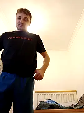 Snapshot of Eusuntnoulgigolo chatting on 02-18-26, 06:37 Eusuntnoulgigolo online show from 02-18-26, 06:37