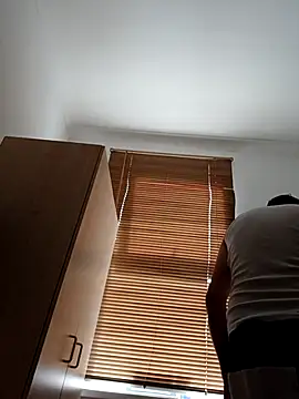 Snapshot of Eusuntnoulgigolo chatting on 03-28-26, 09:42 Eusuntnoulgigolo online show from 03-28-26, 09:42