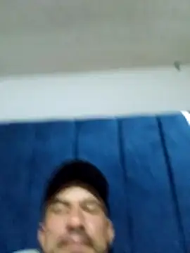 Iuver online show from 04-11-26, 07:51