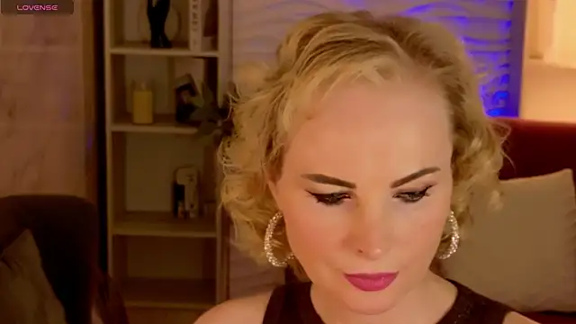 Snapshot of Sandra_Kind chatting on 04-19-26, 05:40 Sandra Kind online show from 04-19-26, 05:40