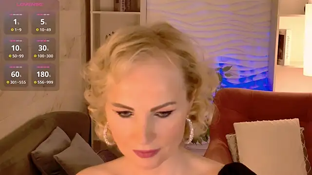 Snapshot of Sandra_Kind chatting on 04-22-26, 05:43 Sandra Kind online show from 04-22-26, 05:43