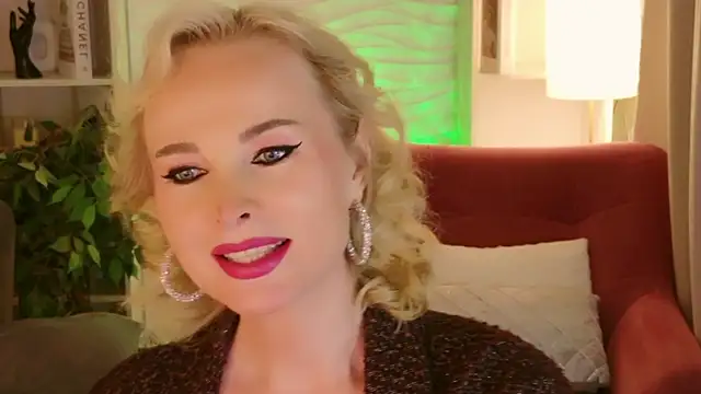 Snapshot of Sandra_Kind chatting on 05-21-26, 06:53 Sandra Kind online show from 05-21-26, 06:53