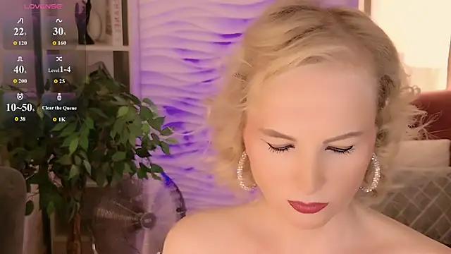 Snapshot of Sandra_Kind chatting on 05-24-26, 05:34 Sandra Kind online show from 05-24-26, 05:34