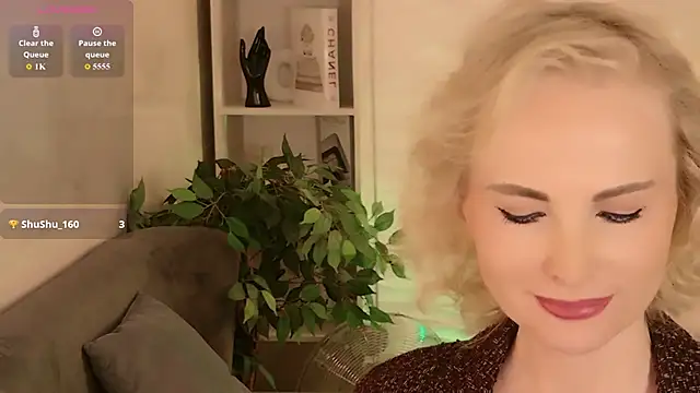 Snapshot of Sandra_Kind chatting on 05-31-26, 05:48 Sandra Kind online show from 05-31-26, 05:48