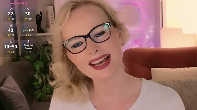 Snapshot of Sandra_Kind chatting on 07-12-26, 05:20 Sandra Kind online show from 07-12-26, 05:20