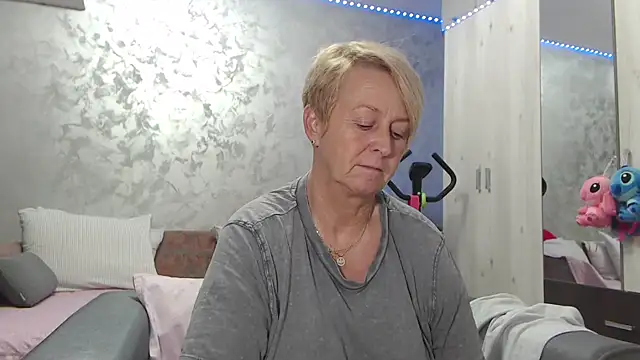 RosesandLillies online show from 04-14-26, 04:13