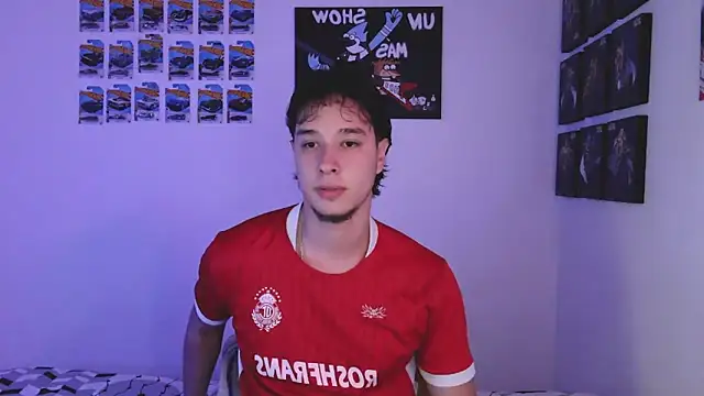 Snapshot of jack_walker190 chatting on 05-06-26, 05:03 jack walker190 online show from 05-06-26, 05:03