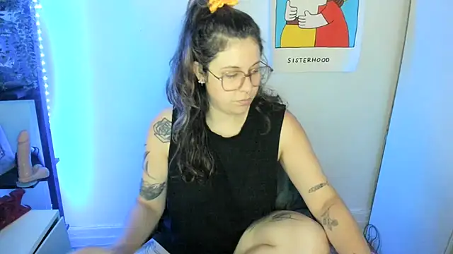 Rosiee69  online show from 06-19-26, 02:21