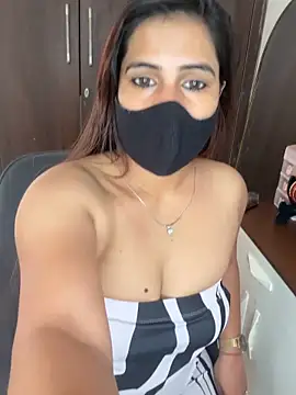 Sexy Madhuri Bhabhi online show from 03-10-26, 06:18