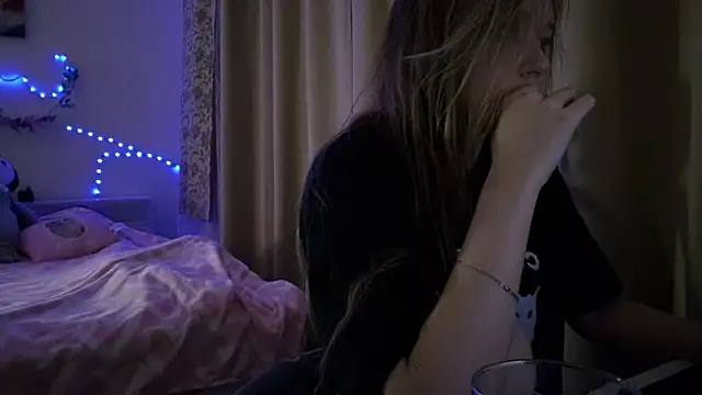 boozekirs  online show from 02-05-26, 02:27