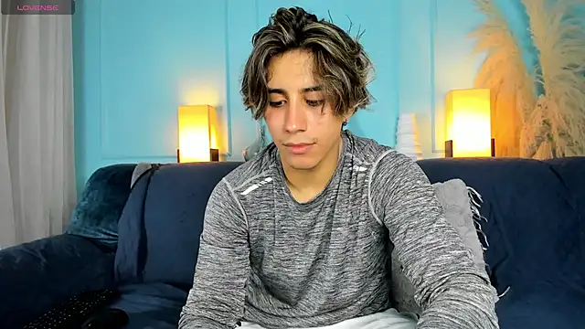 Allex Cano online show from 09-13-25, 01:33