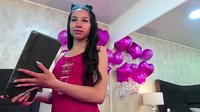 NahomyCarther online show from 02-21-26, 10:05