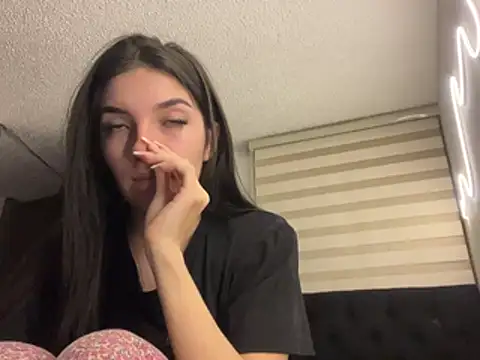 DesireLuxe online show from 03-31-26, 07:09