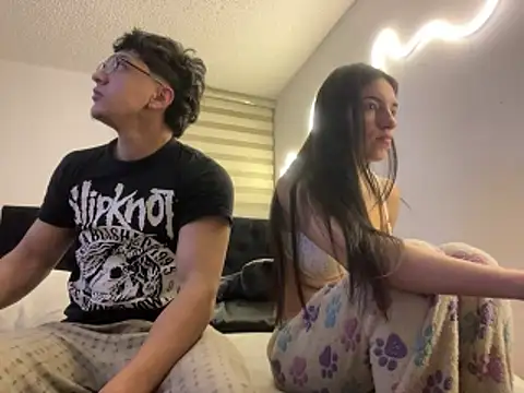 DesireLuxe online show from 04-13-26, 09:26