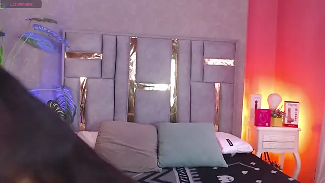 Tyla Ks online show from 11-11-25, 07:36