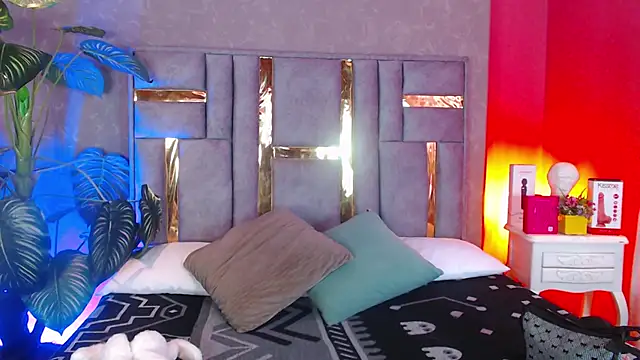 Tyla Ks online show from 12-02-25, 08:48