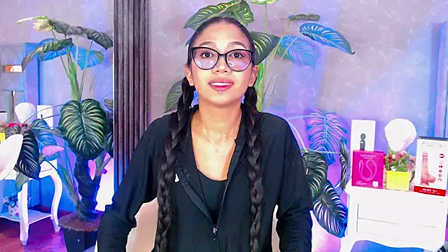 Tyla Ks online show from 12-04-25, 07:33