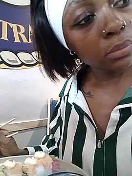 xxTatiannaxx online show from 06-01-26, 01:46