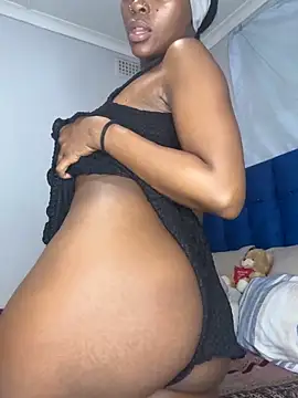 Snapshot of xxTatiannaxx chatting on 06-19-26, 12:48 xxTatiannaxx online show from 06-19-26, 12:48