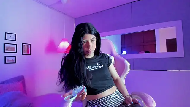 Cassie bloom online show from 11-05-25, 08:42